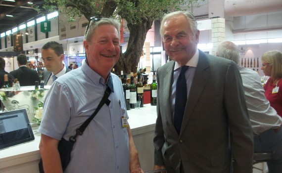 Gérard WERNERT avec Monsieur BERNARD MAGREZ créateur de vins